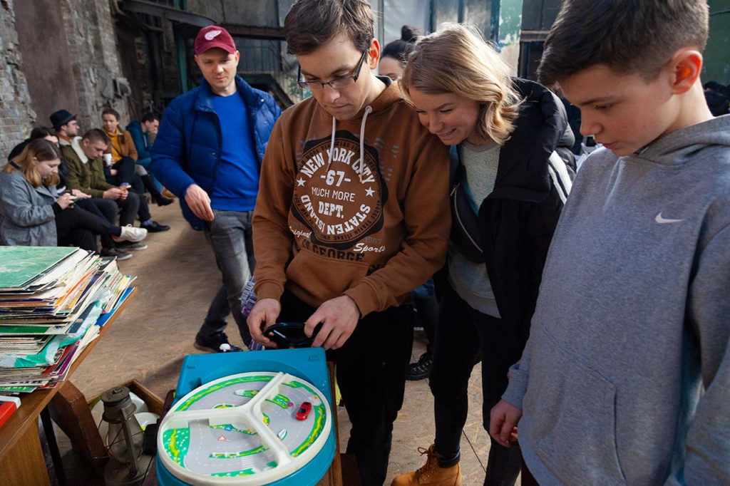 Члени Клубу ЗАЗ Козак на львівському блошиному ринку "TLUM & KRAM"