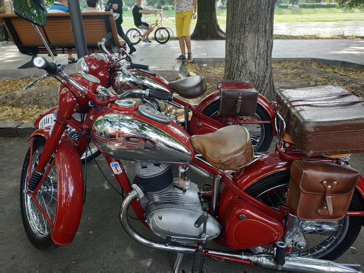 Учасники автопробігу "Земплінське ралі автоветеранів"