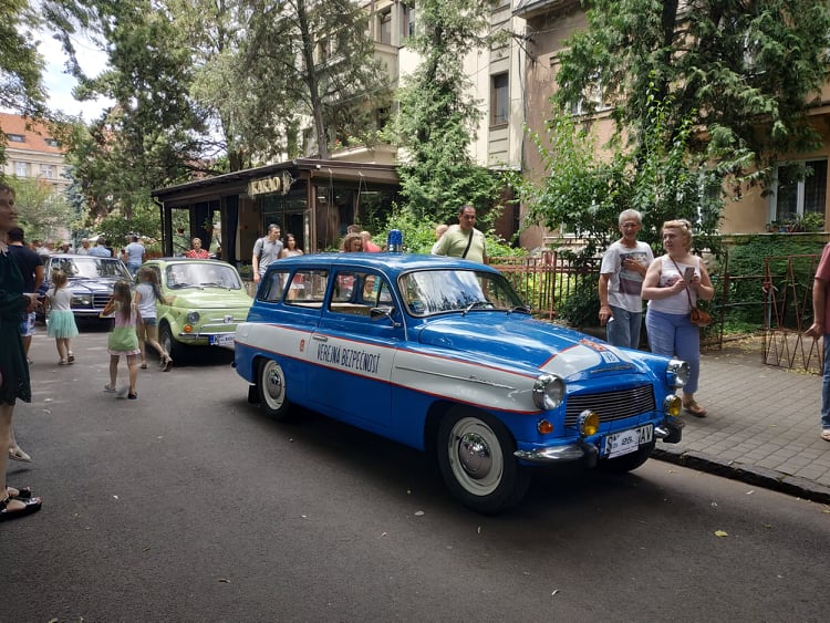 Учасники автопробігу "Земплінське ралі автоветеранів"
