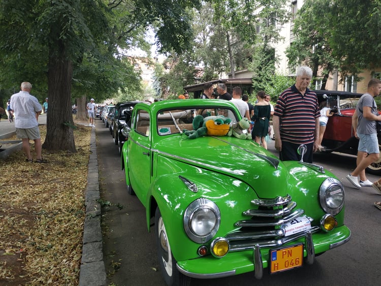 Учасники автопробігу "Земплінське ралі автоветеранів"