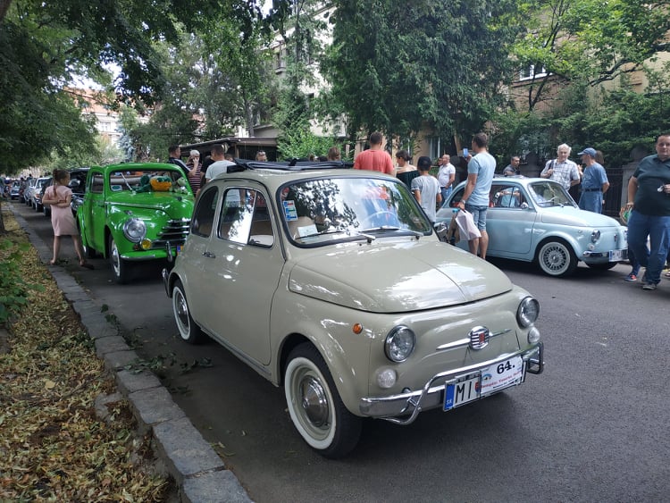 Учасники автопробігу "Земплінське ралі автоветеранів"
