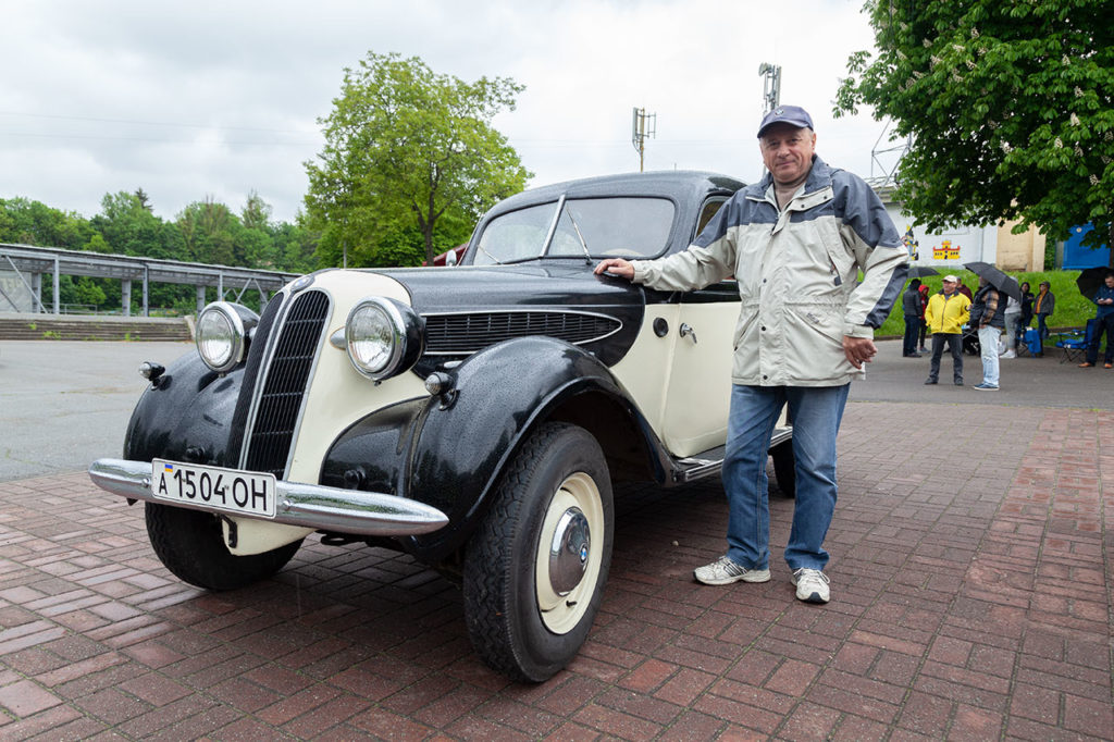 Учасники відкриття автомобільного сезону 2020 року клубу ЗАЗ Козак