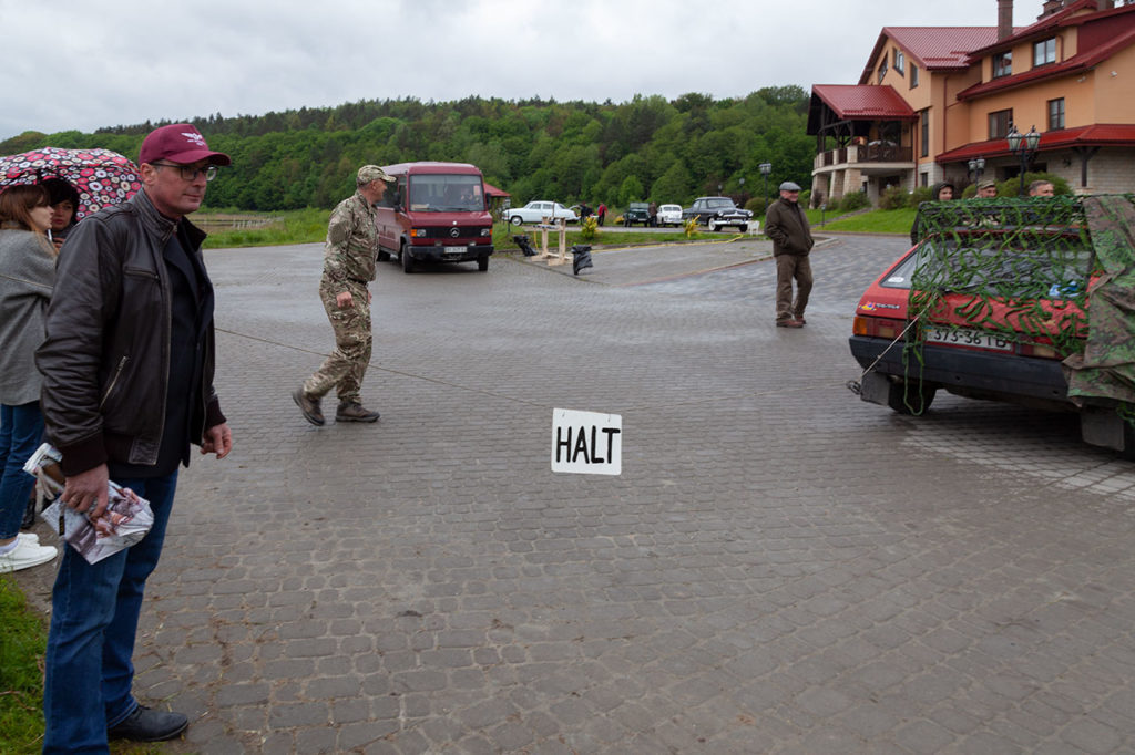 Перевірка температури та комплектація автомобіля