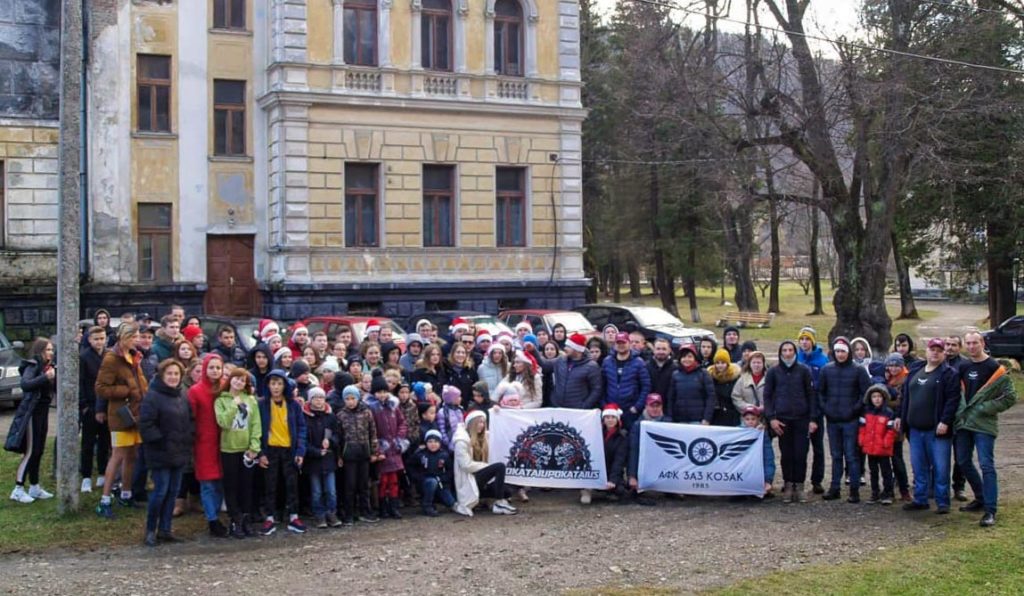 Клуб ЗАЗ Козак та Громадська ініціатива "ПокатаюПокатаюсь" в гостях у вихованців Сколівської школи-інтернату