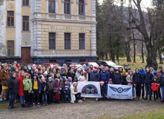 Клуб ЗАЗ Козак передав вітання від святого Миколая Сколівській школі-інтернату Клуб ЗАЗ Козак та Громадська ініціатива "ПокатаюПокатаюсь" в гостях у вихованців Сколівської школи-інтернату