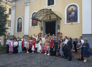 Автомобільне весілля справили члени нашого клубу Шлюб членів клубу ЗАЗ Козак Романа і Уляни Тимчишин