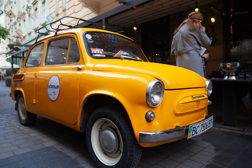 Запорожець ЗАЗ 965 біля квестової локації