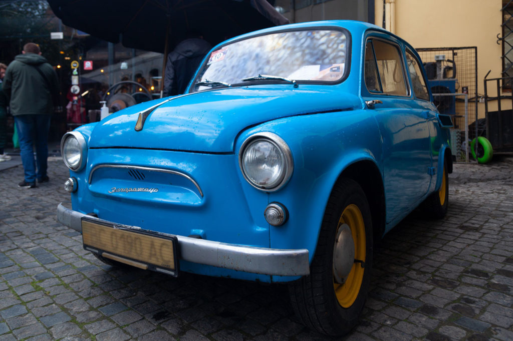 Запорожець ЗАЗ 965 біля квестової локації