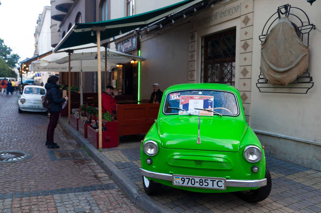 Запорожець ЗАЗ 965 біля квестової локації