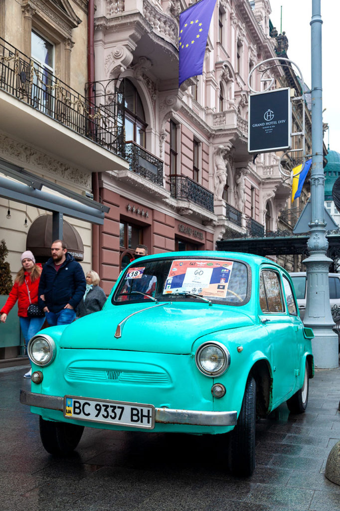 Запорожець ЗАЗ 965 біля квестової локації