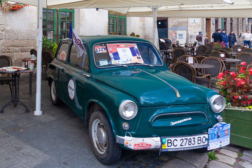 Запорожець ЗАЗ 965 біля квестової локації