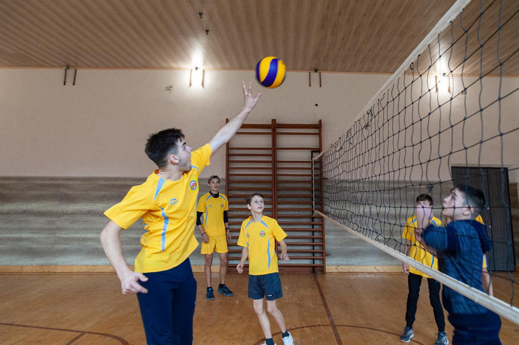 Волейбольні змагання в Сколівській школі-інтернаті