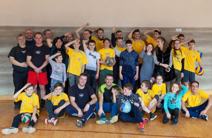 Гості та мешканці Сколівської школи-інтернату